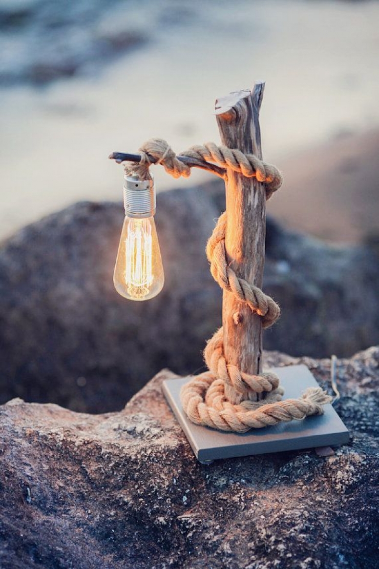 Illustration de l'article : Faites le plein de créativité avec ces 40 objets détournés en lampes !