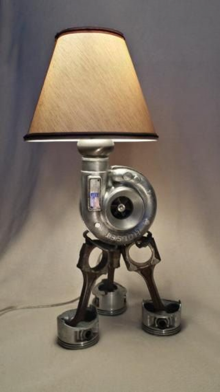 Illustration de l'article : Faites le plein de créativité avec ces 40 objets détournés en lampes !