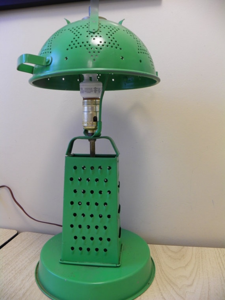 Illustration de l'article : Faites le plein de créativité avec ces 40 objets détournés en lampes !
