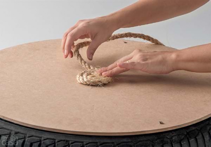 Illustration de l'article : DIY : fabriquer un pouf original &agrave; partir d'un vieux pneu