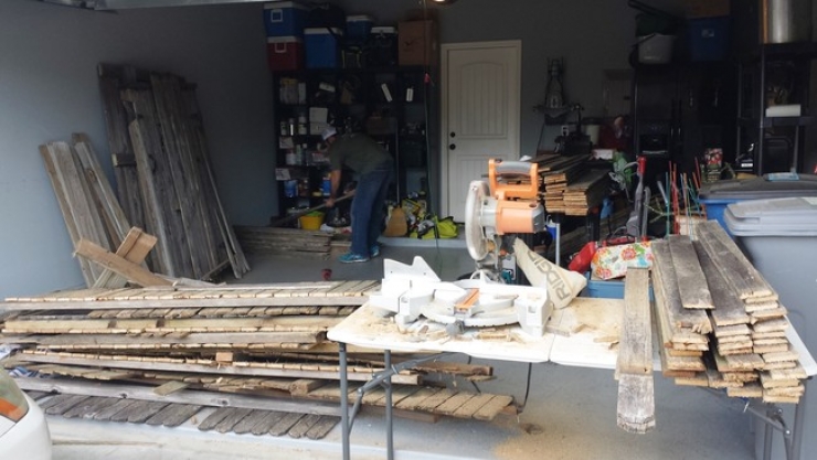 Illustration de l'article : Il r&eacute;cup&egrave;re une cl&ocirc;ture abandonn&eacute;e aux ordures et ce qu'il en fait est g&eacute;nial !