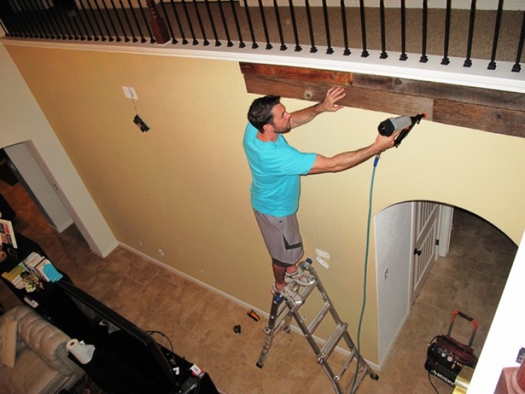 Illustration de l'article : Il r&eacute;cup&egrave;re une cl&ocirc;ture abandonn&eacute;e aux ordures et ce qu'il en fait est g&eacute;nial !