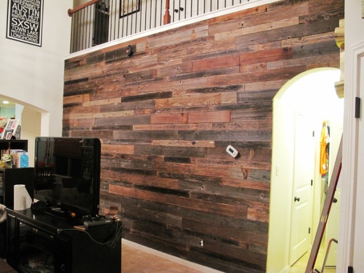 Illustration de l'article : Il r&eacute;cup&egrave;re une cl&ocirc;ture abandonn&eacute;e aux ordures et ce qu'il en fait est g&eacute;nial !