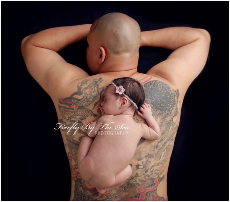 Illustration de l'article : 52 bébés qui posent avec leurs parents tatoués