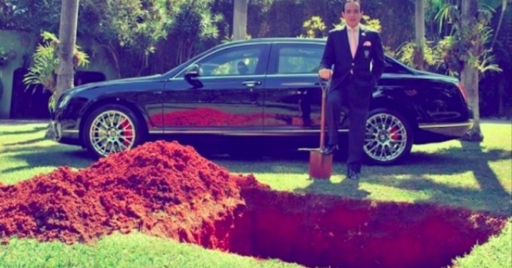 Illustration de l'article : La raison pour laquelle ce milliardaire br&eacute;silien enterre sa voiture de luxe est juste incroyable !