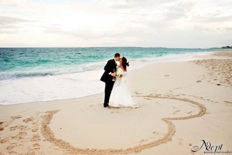 Illustration de l'article : Entre originalit&eacute; et amour, cette s&eacute;lection de photos de mariage devrait vous plaire...Et vous donner des id&eacute;es ! 