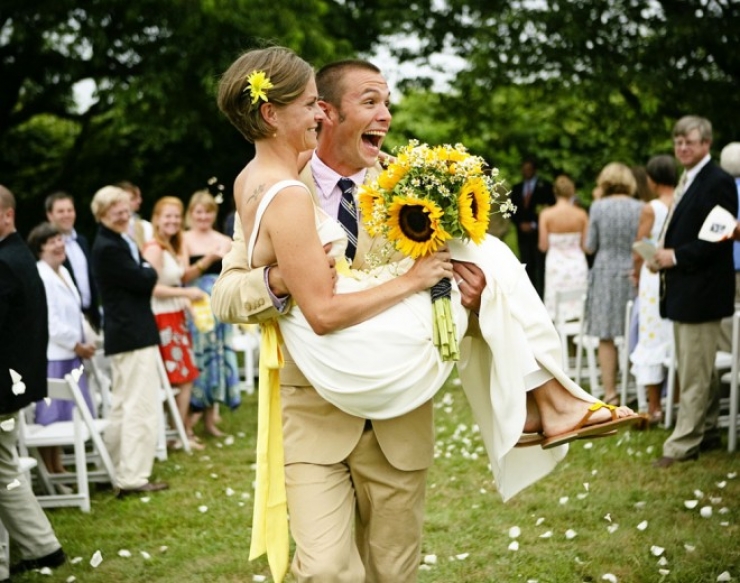 Illustration de l'article : Entre originalit&eacute; et amour, cette s&eacute;lection de photos de mariage devrait vous plaire...Et vous donner des id&eacute;es ! 
