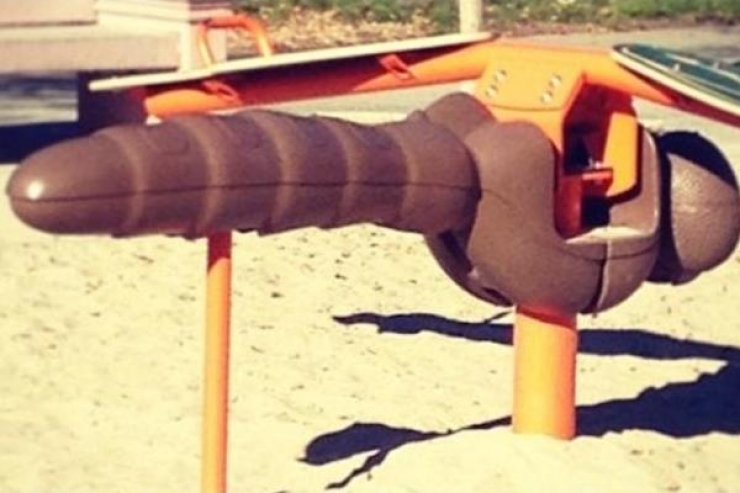 Illustration de l'article : Ces 25 jeux pour enfants qui ont plut&ocirc;t l'air d'avoir &eacute;t&eacute; con&ccedil;us pour des adultes&hellip;