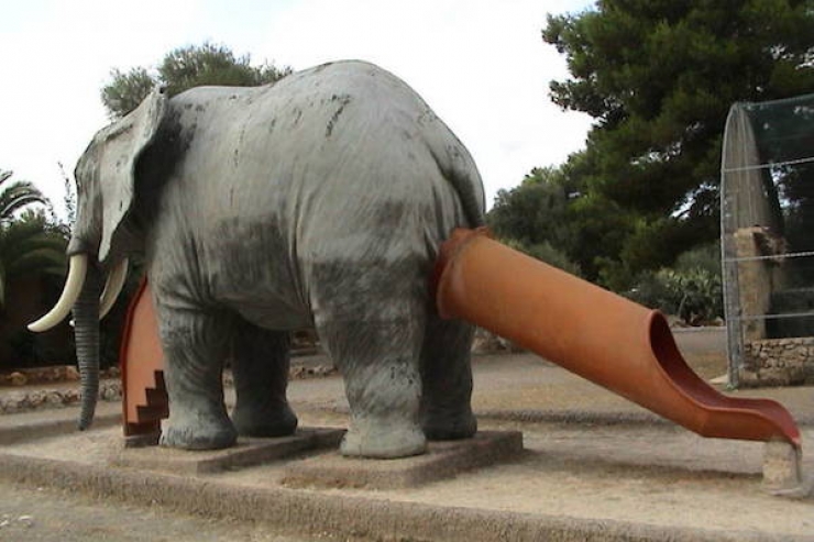 Illustration de l'article : Ces 25 jeux pour enfants qui ont plut&ocirc;t l'air d'avoir &eacute;t&eacute; con&ccedil;us pour des adultes&hellip;