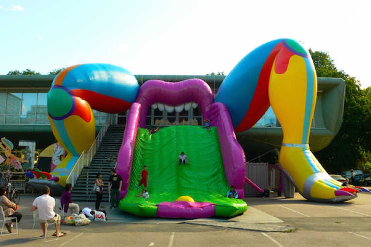 Illustration de l'article : Ces 25 jeux pour enfants qui ont plut&ocirc;t l'air d'avoir &eacute;t&eacute; con&ccedil;us pour des adultes&hellip;