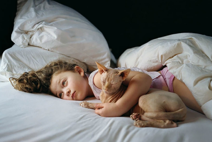 Illustration de l'article : Elle photographie sa fille en compagnie d'animaux depuis 15 ans (22 photos)