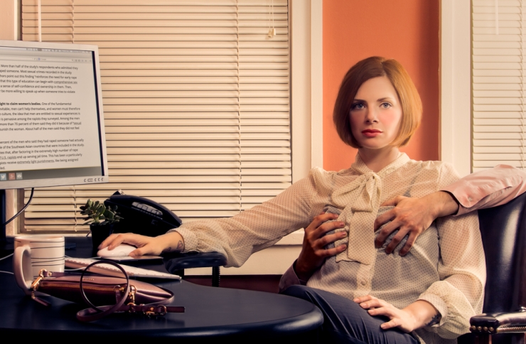 Illustration de l'article : Cette photographe dénonce le harcèlement et le sexisme à travers des clichés saisissants !