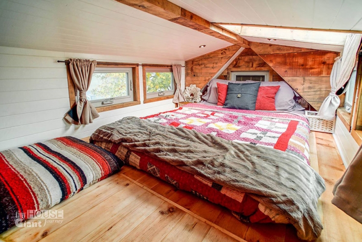 Illustration de l'article : Ce couple d&eacute;cide de tout plaquer pour parcourir le monde dans une maison tr&egrave;s sp&eacute;ciale...