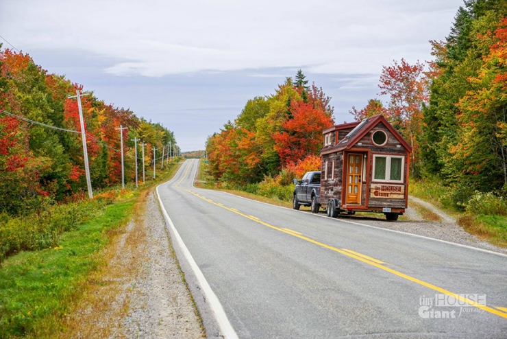 Illustration de l'article : Ce couple d&eacute;cide de tout plaquer pour parcourir le monde dans une maison tr&egrave;s sp&eacute;ciale...