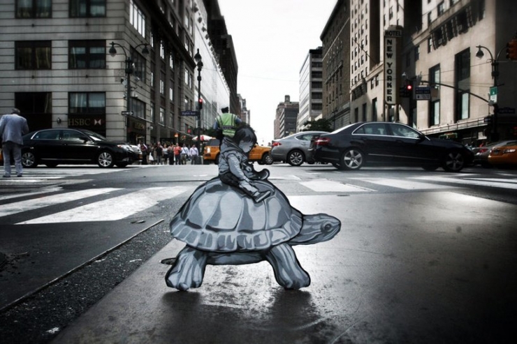 Illustration de l'article : Il peuple les rues de ses &eacute;tonnants petits personnages en bois