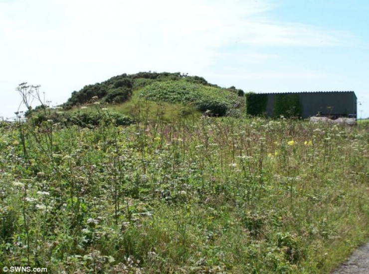 Illustration de l'article : Ne voulant pas d'une maison banale, elle s'achète un Bunker et le rénove... Chapeau Madame !