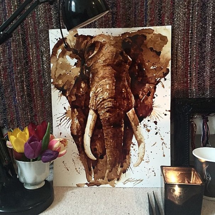 Illustration de l'article : La caf&eacute; n'est pas qu'une boisson pour cette artiste chypriote. D&eacute;couvrez 19 de ses dessins caf&eacute;in&eacute;s