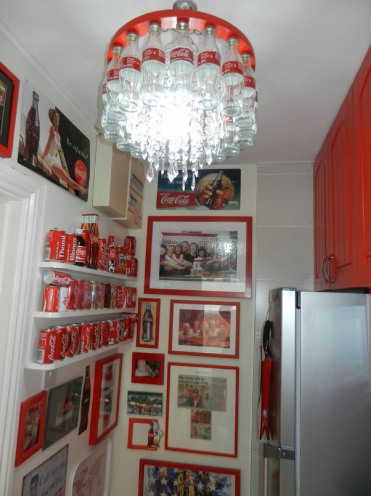 Illustration de l'article : Une maison qui semble tout &agrave; fait banale...Jusqu'&agrave; ce qu'on passe la porte d'entr&eacute;e...