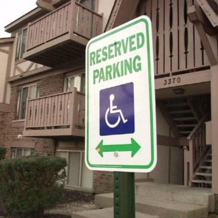 Illustration de l'article : Handicapée, elle découvre une lettre ignoble de sa voisine sur sa voiture... Comment peut-on être aussi méchant ?