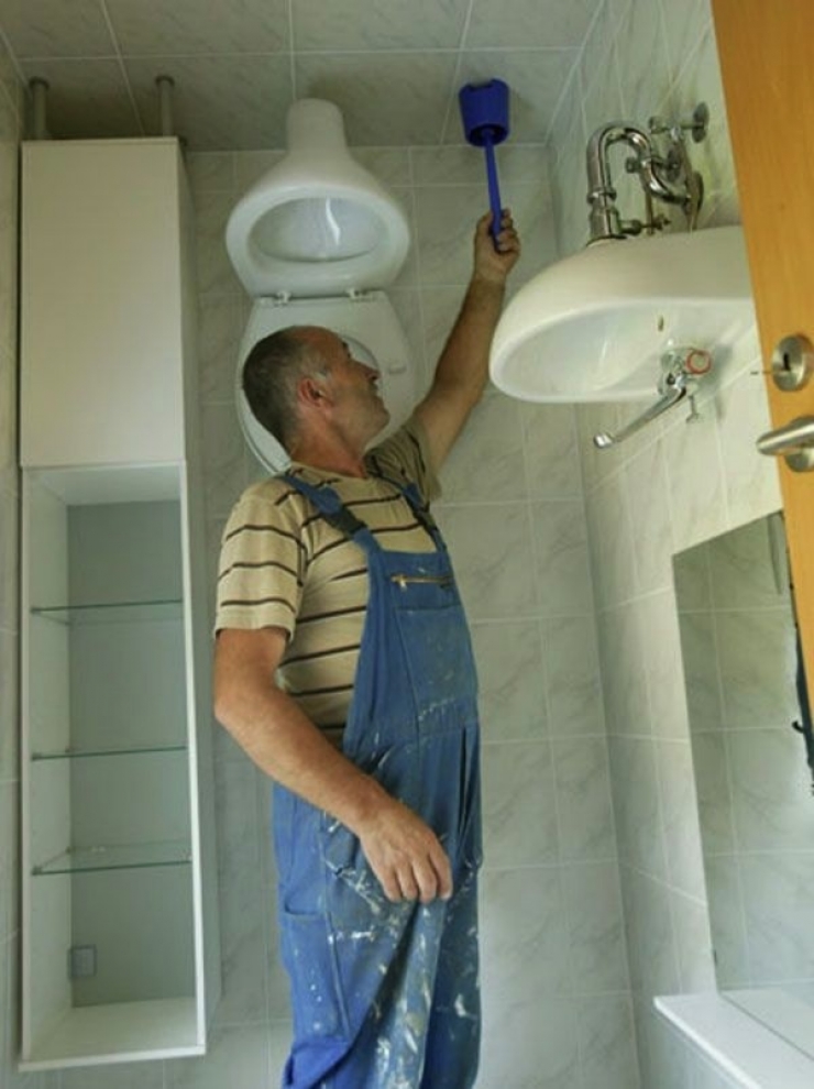 Illustration de l'article : Cette maison bleue semble assez bizarre mais attendez de voir l'intérieur...