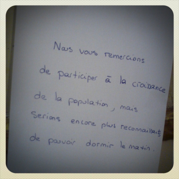 Illustration de l'article : 17 voisins mécontents qui le font savoir à travers des messages remplis d'amour...