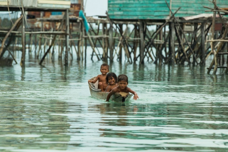 Illustration de l'article : Ce photographe fran&ccedil;ais a pass&eacute; quelques jours aupr&egrave;s des nomades de la mer &agrave; Born&eacute;o