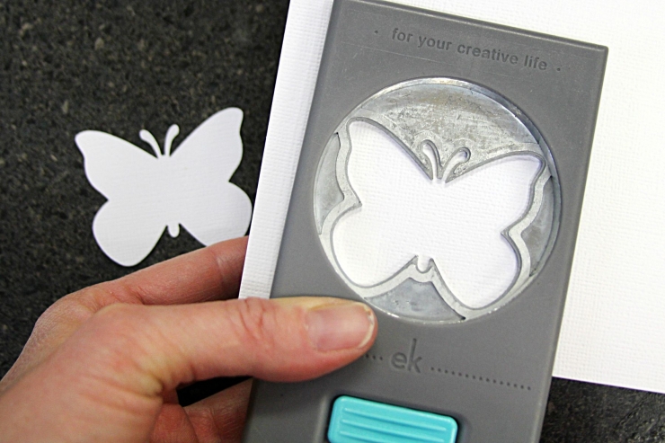 Illustration de l'article : Une d&eacute;coration tr&egrave;s jolie &agrave; pr&eacute;parer juste avec un peu de cire et une toile. Vous allez adorer !