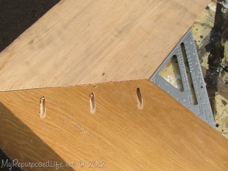 Illustration de l'article : Une jolie petite banquette r&eacute;alis&eacute;e &agrave; partir d'un lit d'enfant...