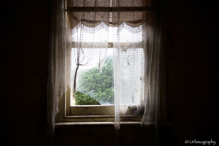 Illustration de l'article : Maisons abandonn&eacute;es avec vue sur po&eacute;sie