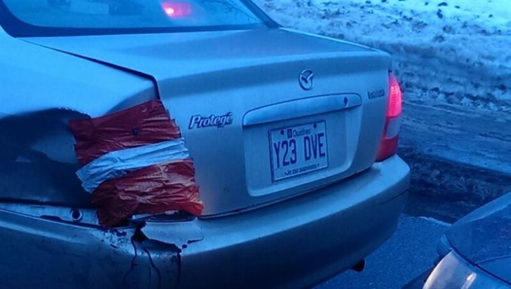 Illustration de l'article : Les pros du rafistolage auto sont de sortie. 12 photos qui rendraient Mac Gyver jaloux...