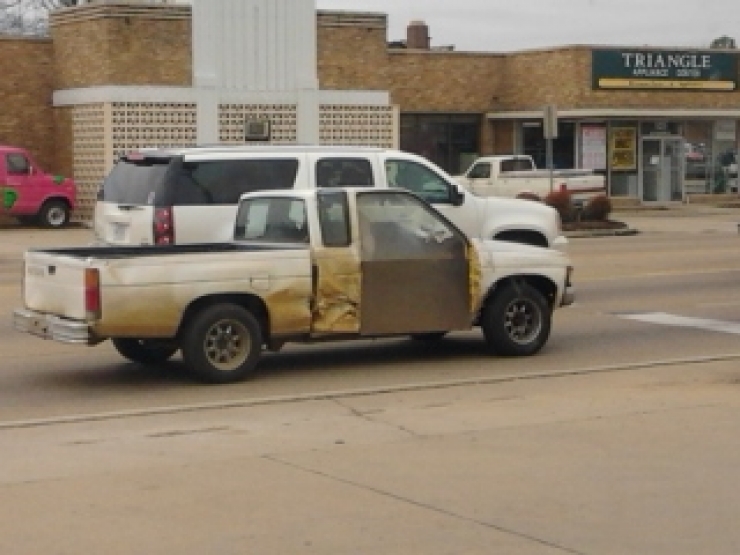 Illustration de l'article : Les pros du rafistolage auto sont de sortie. 12 photos qui rendraient Mac Gyver jaloux...