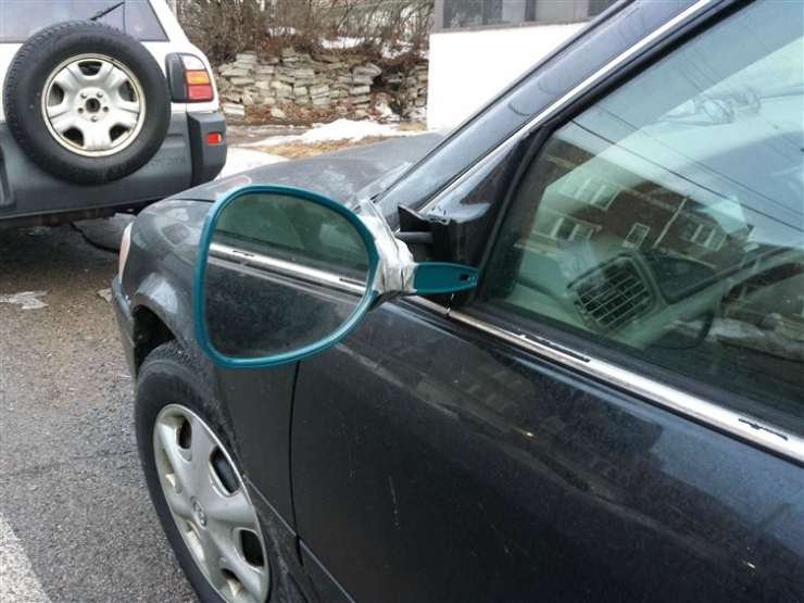 Illustration de l'article : Les pros du rafistolage auto sont de sortie. 12 photos qui rendraient Mac Gyver jaloux...