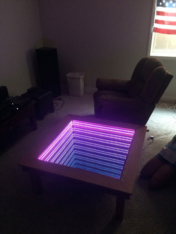 Illustration de l'article : La table basse qu'il fabrique n'est vraiment pas comme les autres. Vous allez ADORER !