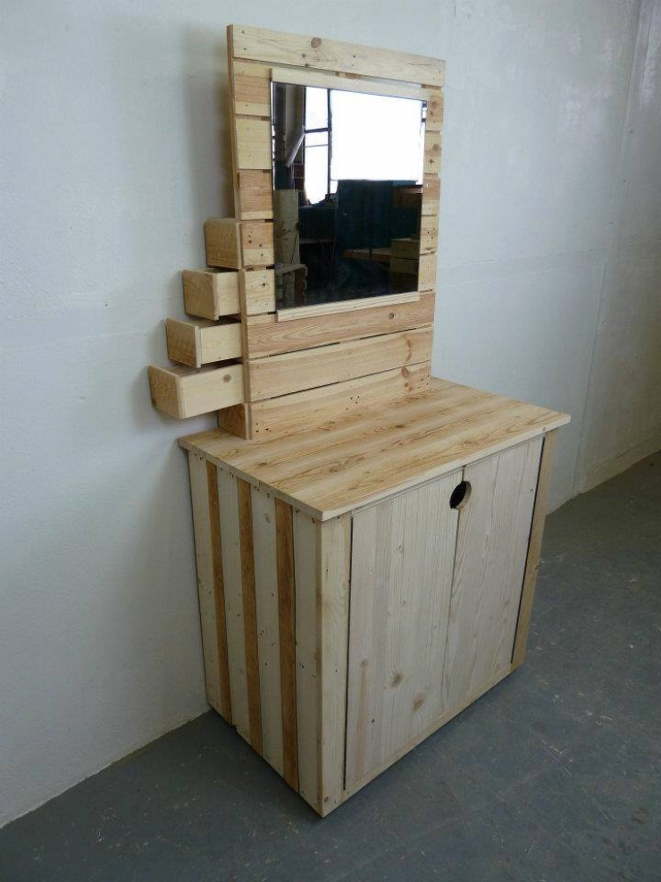 Illustration de l'article : Nouvelle s&eacute;rie de 53 r&eacute;alisations &agrave; base de palettes pour embellir vos chambres...