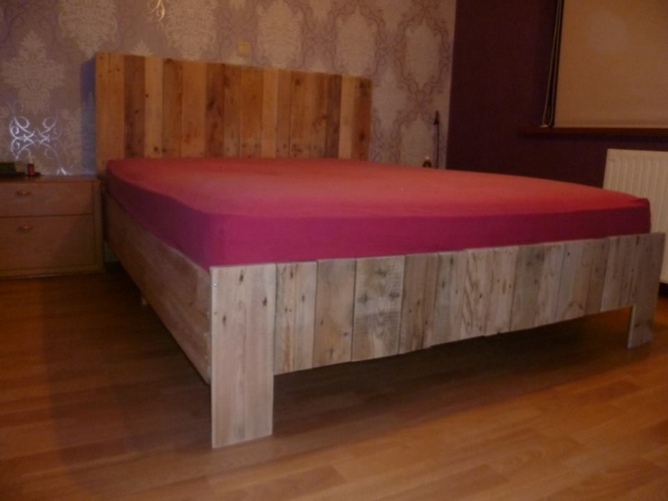 Illustration de l'article : Nouvelle s&eacute;rie de 53 r&eacute;alisations &agrave; base de palettes pour embellir vos chambres...