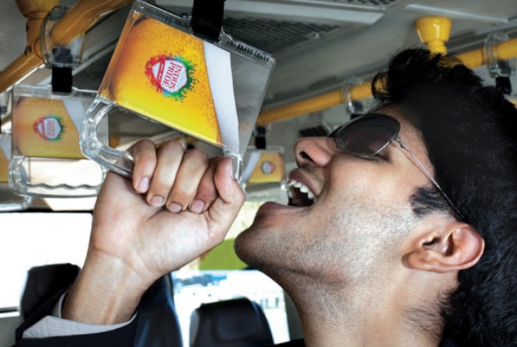 Illustration de l'article : Ils &eacute;l&egrave;vent le marketing de rue &agrave; un tout autre niveau (17 photos)