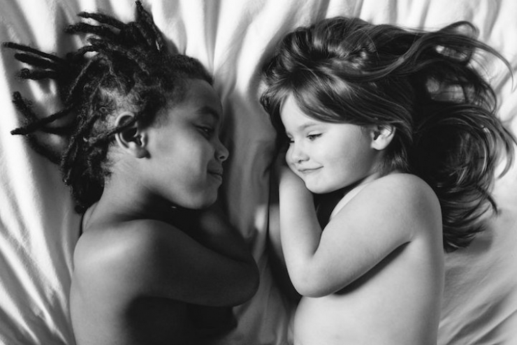 Illustration de l'article : Pas si diff&eacute;rentes, ces adorables filles d'une photographe au grand coeur...