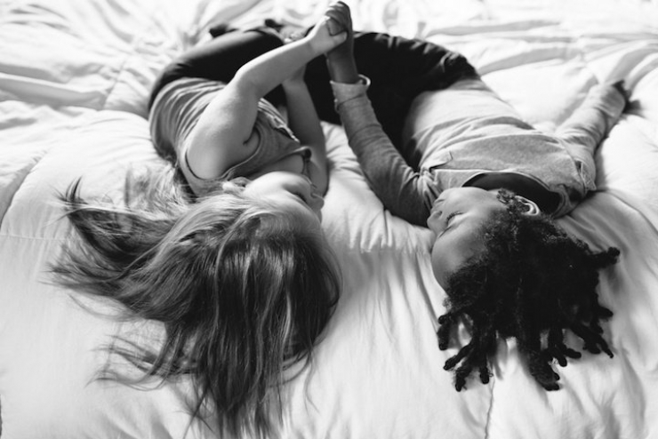 Illustration de l'article : Pas si diff&eacute;rentes, ces adorables filles d'une photographe au grand coeur...