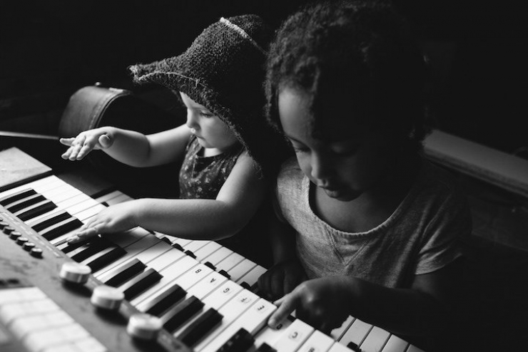 Illustration de l'article : Pas si diff&eacute;rentes, ces adorables filles d'une photographe au grand coeur...