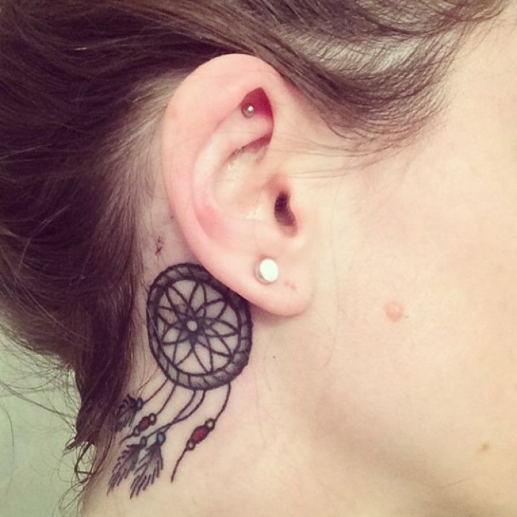 Illustration de l'article : 24 tatouages d'oreilles cr&eacute;atifs et originaux pour votre inspiration !