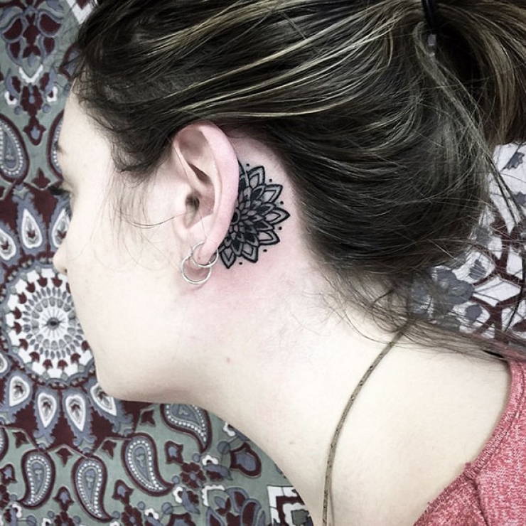 Illustration de l'article : 24 tatouages d'oreilles cr&eacute;atifs et originaux pour votre inspiration !