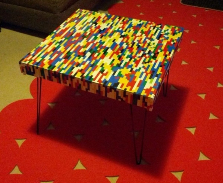 Illustration de l'article : Trouvez votre bonheur dans cette s&eacute;lection de cr&eacute;ations &agrave; base de Lego. Objets et meubles originaux !