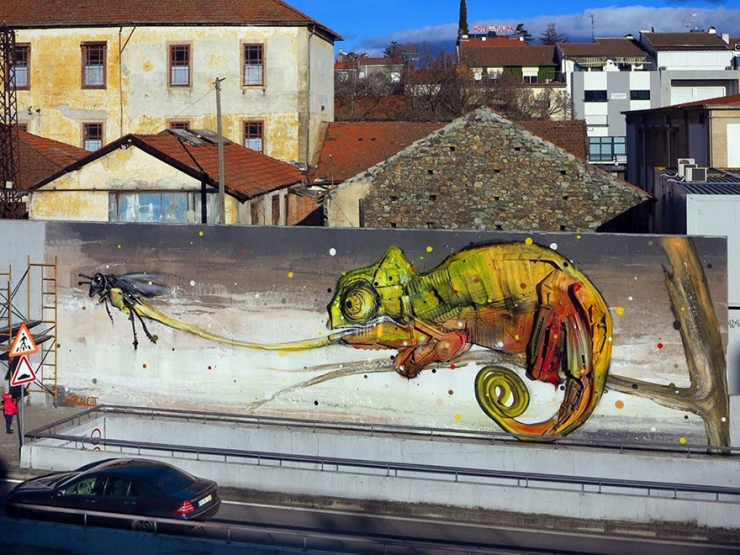 Illustration de l'article : C'est à travers des sculptures murales qu'il dénonce le gaspillage et la pollution (14 photos)