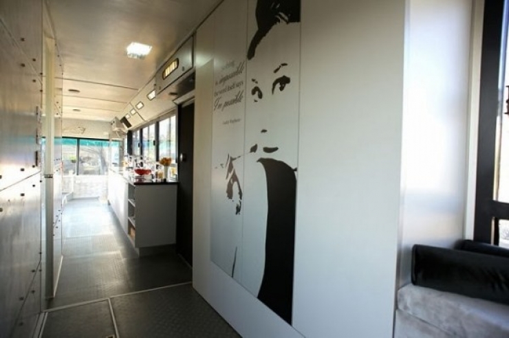 Illustration de l'article : Cet homme a d&eacute;cid&eacute; de transformer son vieux bus en appartement design. Un travail de g&eacute;nie !