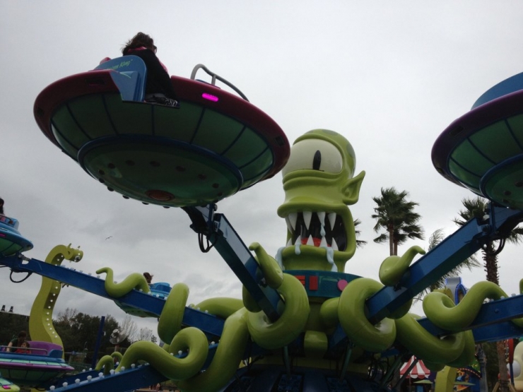 Illustration de l'article : Le parc d'attraction des Simpson vient d'ouvrir ses portes... Petite visite guid&eacute;e !