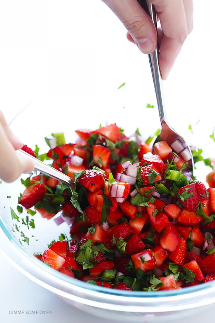 Illustration de l'article : Une délicieuse salsa aux fraises et à la coriandre... Parfaite pour l'été !