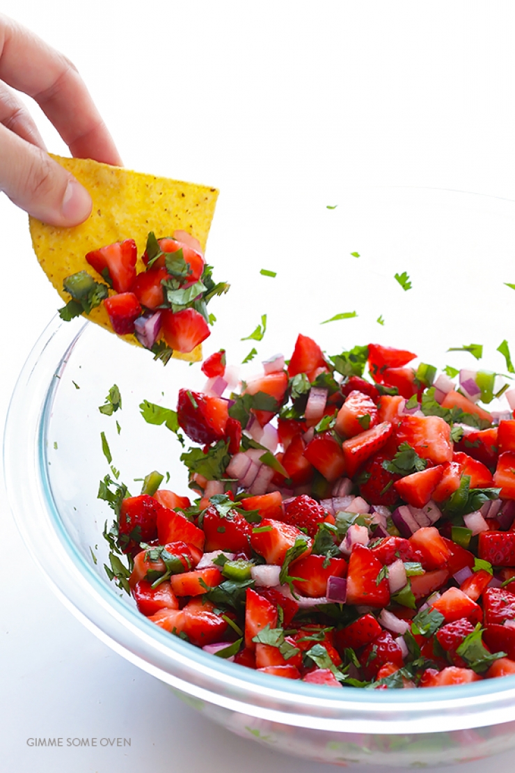 Illustration de l'article : Une délicieuse salsa aux fraises et à la coriandre... Parfaite pour l'été !