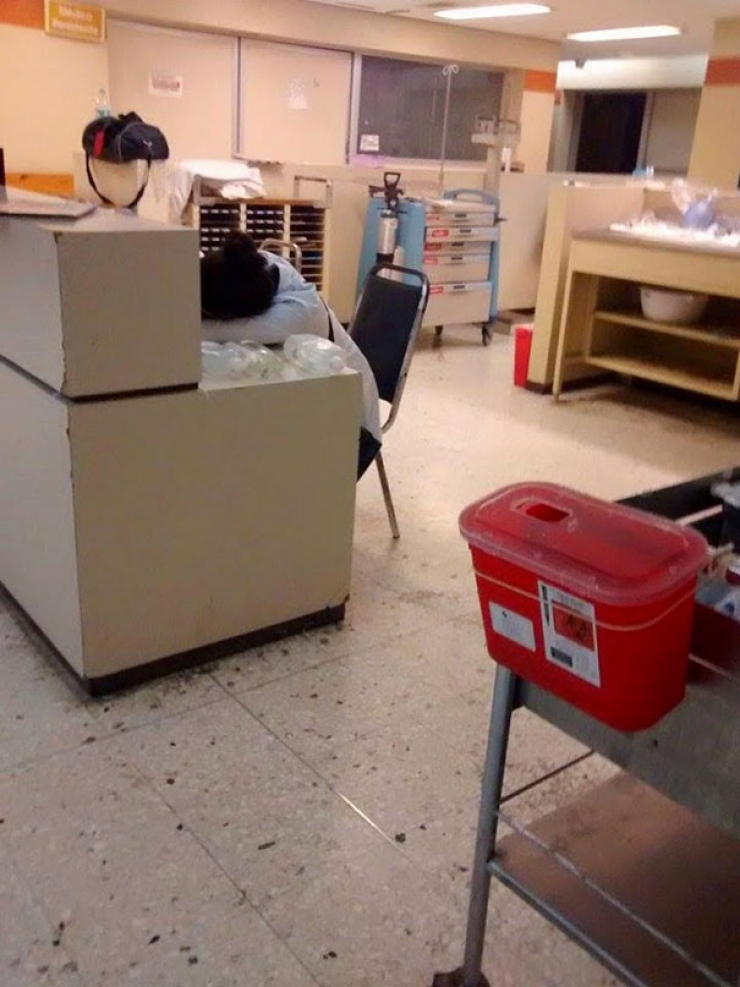 Illustration de l'article : Ce m&eacute;decin s'est fait attaquer sur les r&eacute;seaux sociaux pour s'&ecirc;tre assoupi au travail ! Regardez ce que le corps m&eacute;dical a fait pour lui&hellip; 