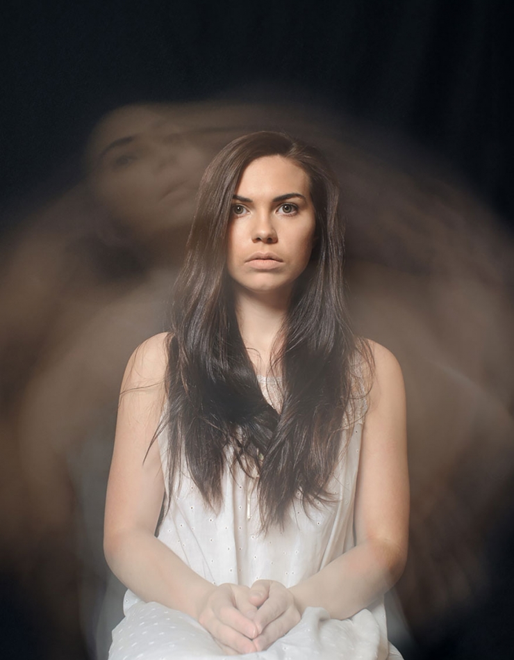 Illustration de l'article : Elle r&eacute;alise des photos qui d&eacute;crivent ce que lui provoque son anxi&eacute;t&eacute;... C&rsquo;est prenant !