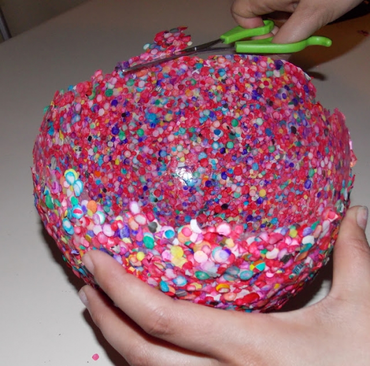 Illustration de l'article : Fabriquer un bol/saladier en confettis